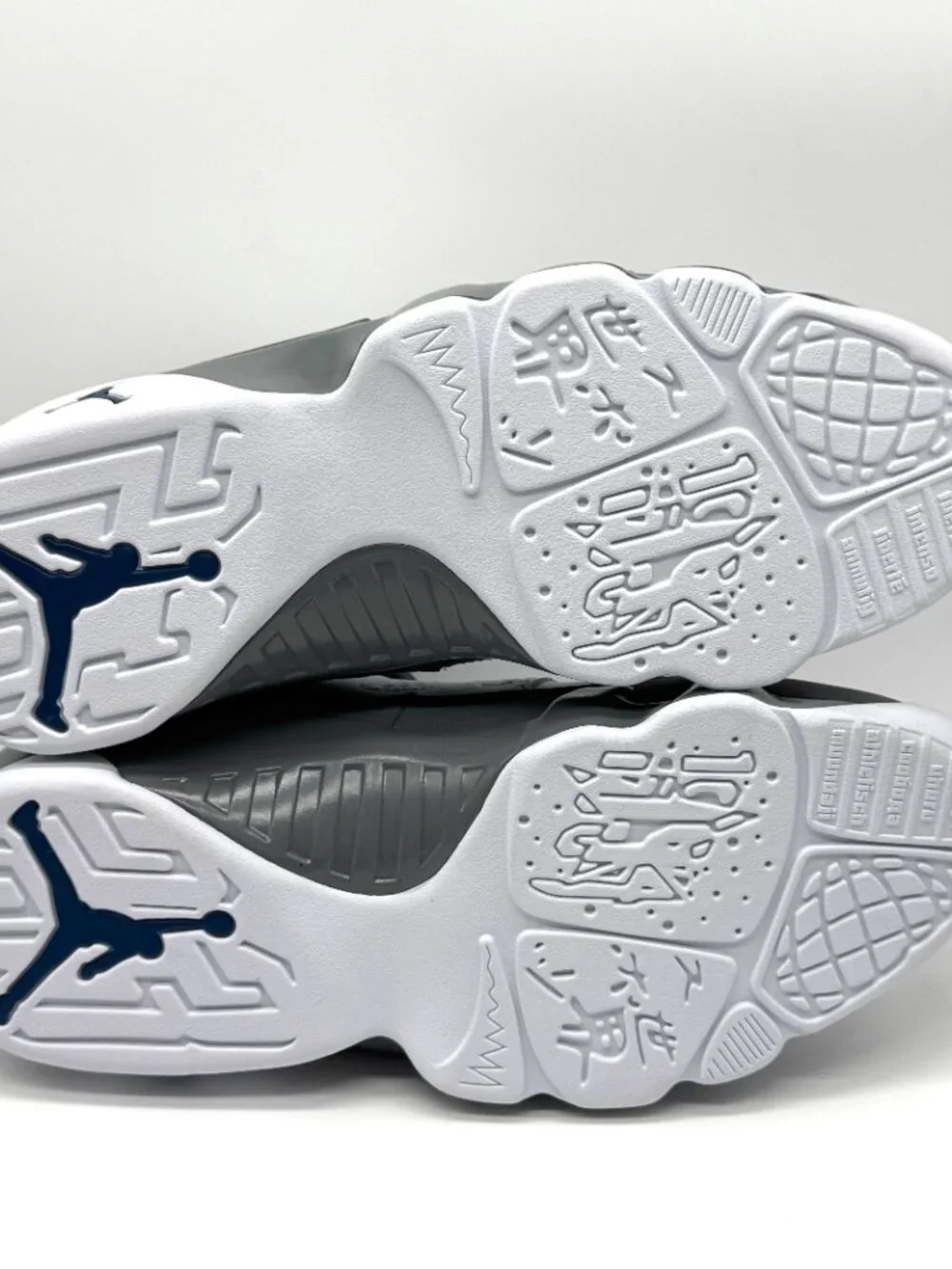 Air Jordan Retro Mens Flint Grey French Blue Shoes Sz 9 New Sneaker HV4794-100
